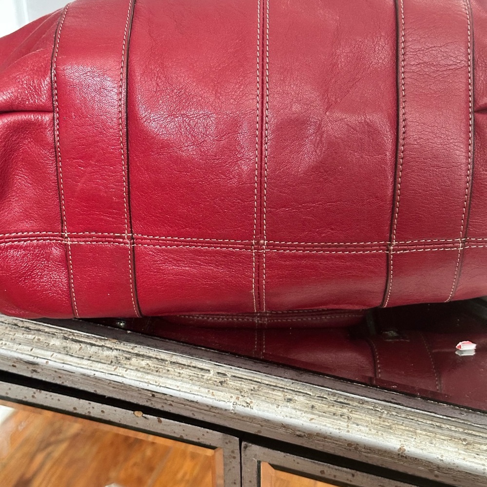 Elegant Red Leather Satchel - Picture 7 of 9